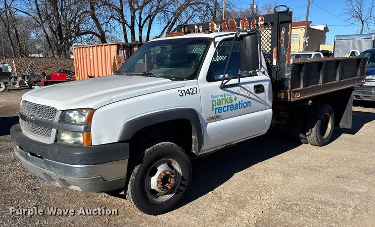 image for item OE9355 2003 Chevrolet Silverado 3500 dump bed pickup truck