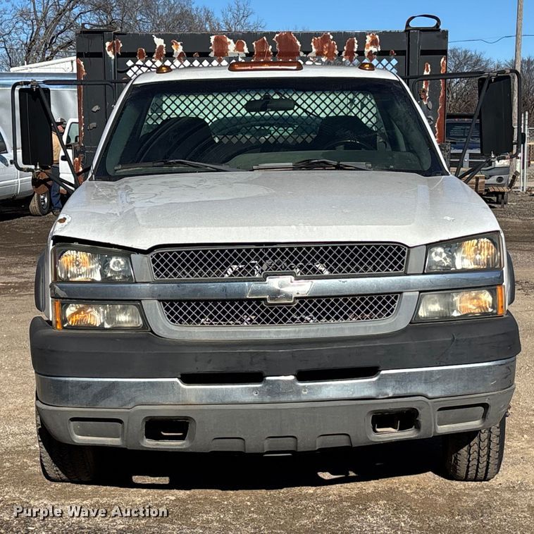 image for item OE9355 2003 Chevrolet Silverado 3500 dump bed pickup truck