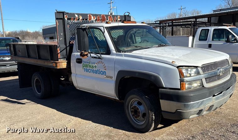 image for item OE9355 2003 Chevrolet Silverado 3500 dump bed pickup truck
