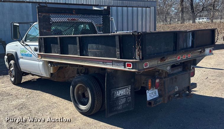 image for item OE9355 2003 Chevrolet Silverado 3500 dump bed pickup truck