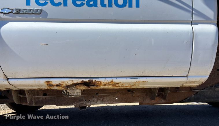 image for item OE9355 2003 Chevrolet Silverado 3500 dump bed pickup truck