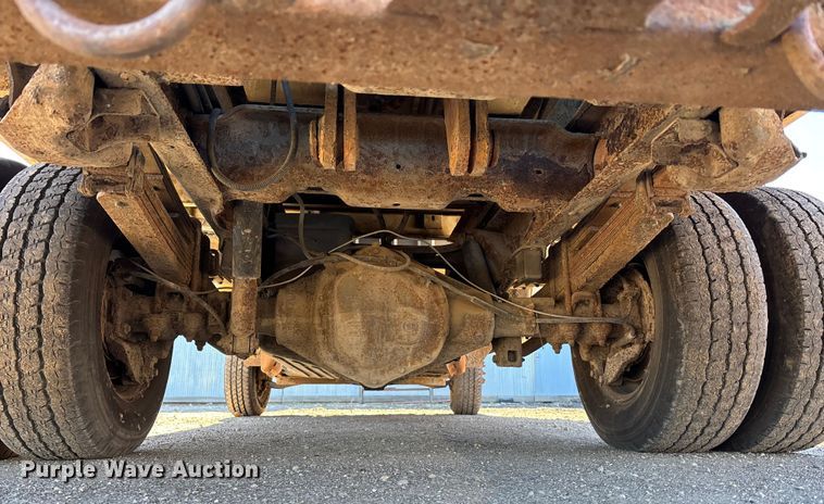 image for item OE9355 2003 Chevrolet Silverado 3500 dump bed pickup truck