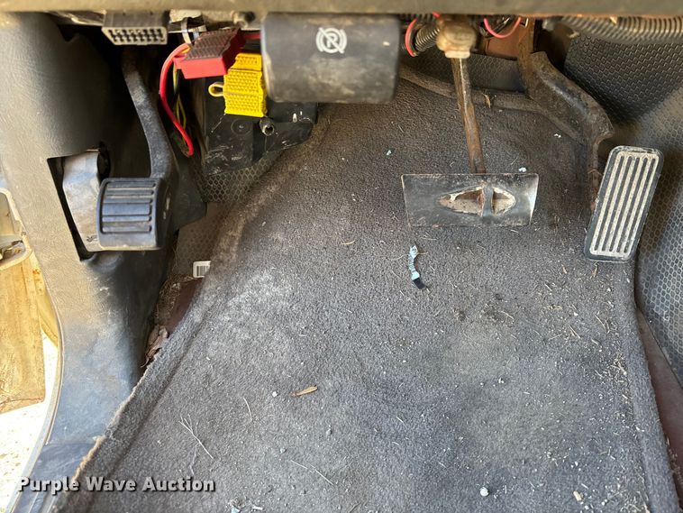 image for item OE9355 2003 Chevrolet Silverado 3500 dump bed pickup truck