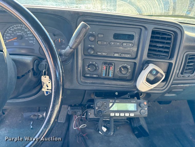 image for item OE9355 2003 Chevrolet Silverado 3500 dump bed pickup truck