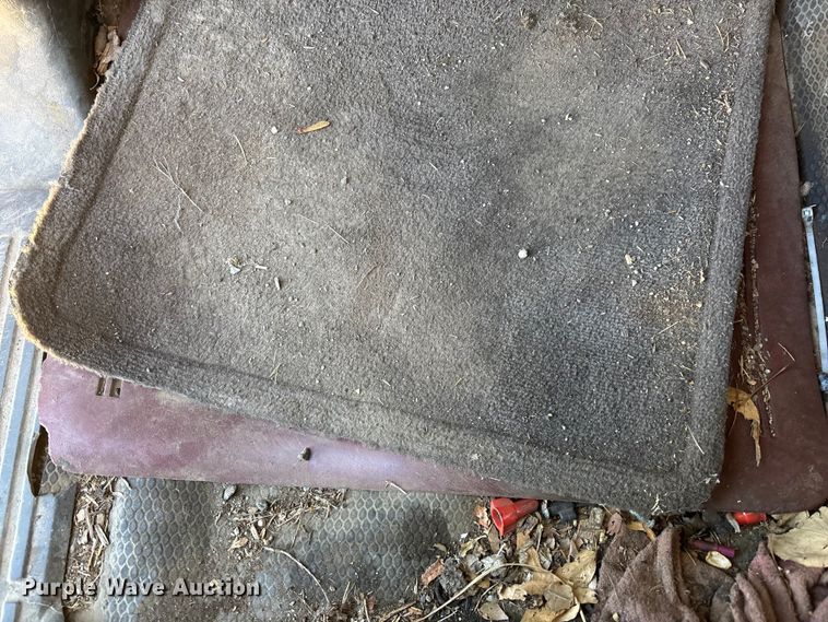 image for item OE9355 2003 Chevrolet Silverado 3500 dump bed pickup truck