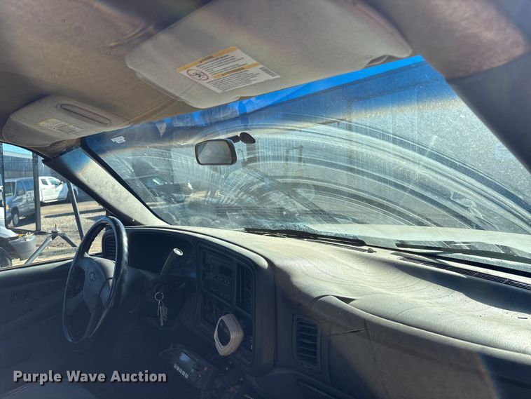 image for item OE9355 2003 Chevrolet Silverado 3500 dump bed pickup truck