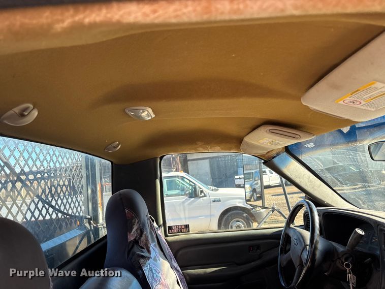 image for item OE9355 2003 Chevrolet Silverado 3500 dump bed pickup truck