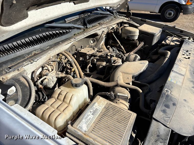 image for item OE9355 2003 Chevrolet Silverado 3500 dump bed pickup truck