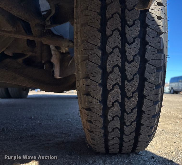 image for item OE9355 2003 Chevrolet Silverado 3500 dump bed pickup truck