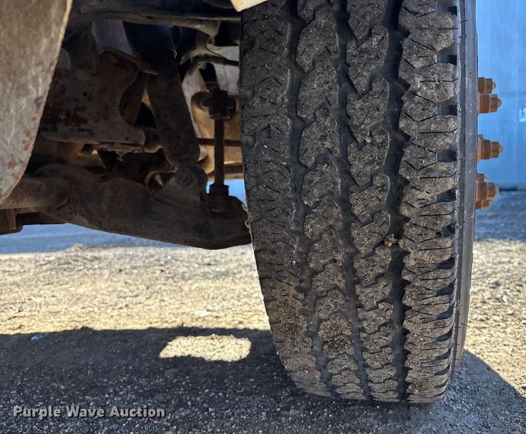 image for item OE9355 2003 Chevrolet Silverado 3500 dump bed pickup truck