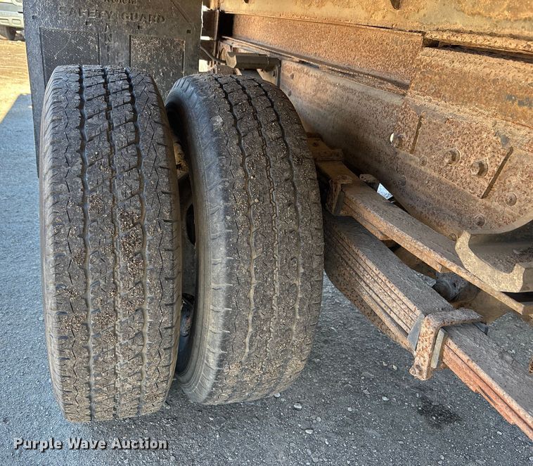 image for item OE9355 2003 Chevrolet Silverado 3500 dump bed pickup truck