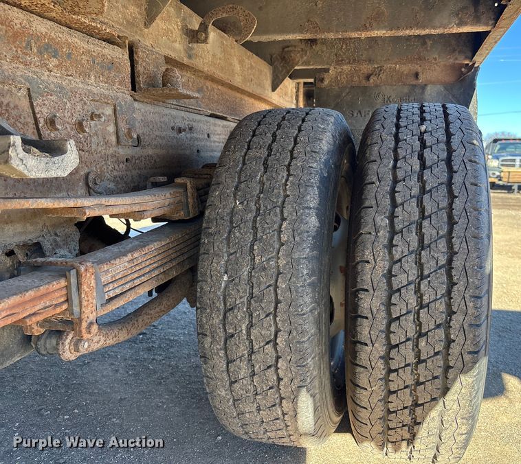 image for item OE9355 2003 Chevrolet Silverado 3500 dump bed pickup truck