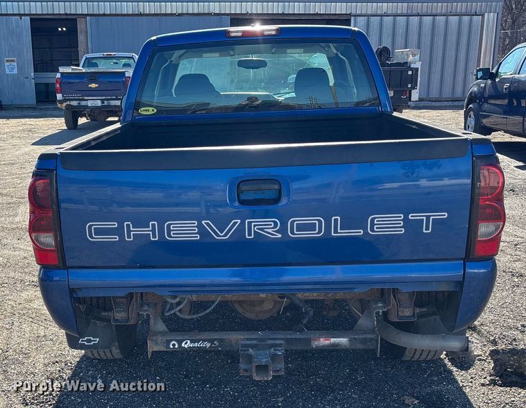 image for item OE9358 2004 Chevrolet Silverado 1500 Ext. Cab pickup truck