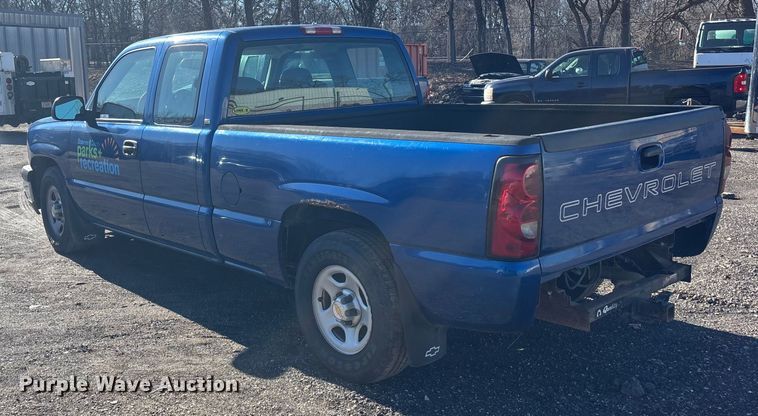 image for item OE9358 2004 Chevrolet Silverado 1500 Ext. Cab pickup truck