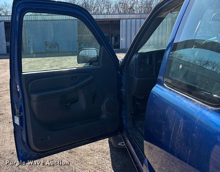 image for item OE9358 2004 Chevrolet Silverado 1500 Ext. Cab pickup truck