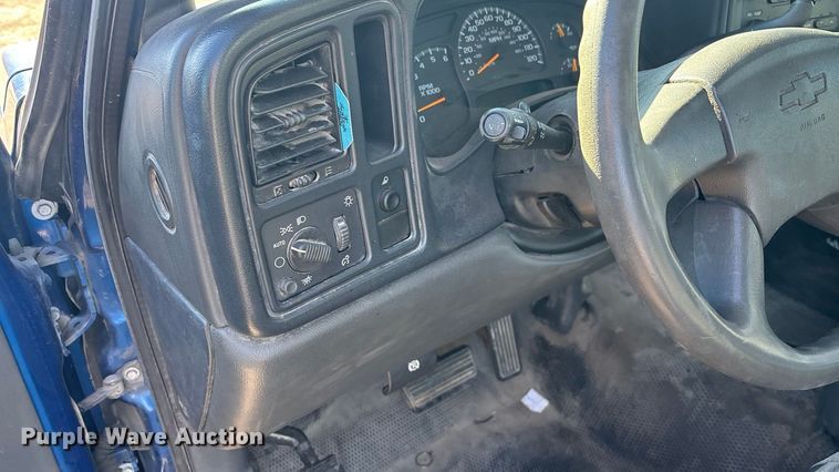 image for item OE9358 2004 Chevrolet Silverado 1500 Ext. Cab pickup truck