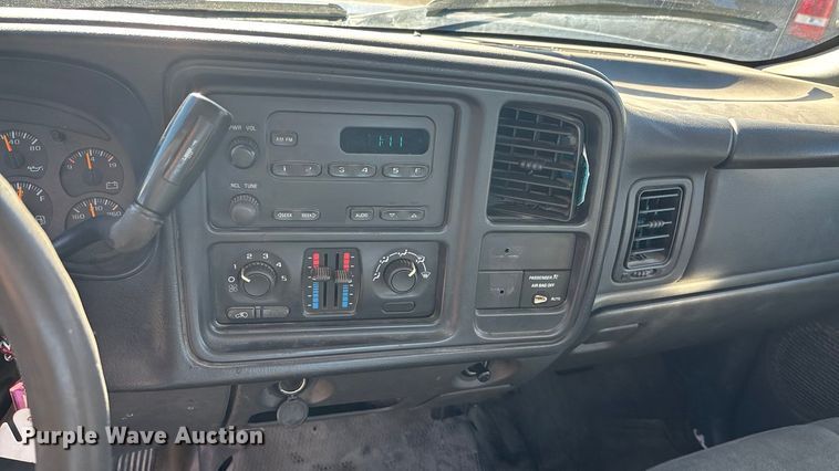 image for item OE9358 2004 Chevrolet Silverado 1500 Ext. Cab pickup truck