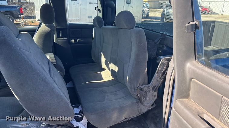 image for item OE9358 2004 Chevrolet Silverado 1500 Ext. Cab pickup truck