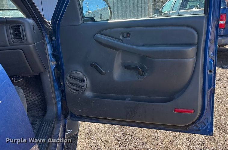 image for item OE9358 2004 Chevrolet Silverado 1500 Ext. Cab pickup truck