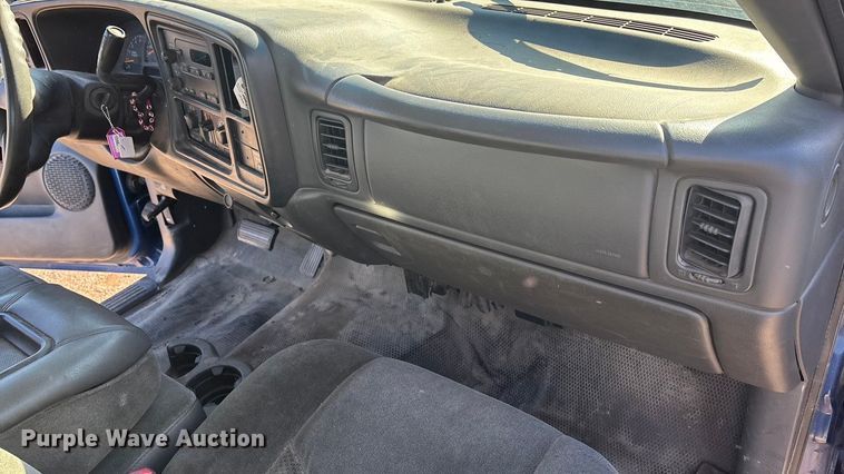 image for item OE9358 2004 Chevrolet Silverado 1500 Ext. Cab pickup truck