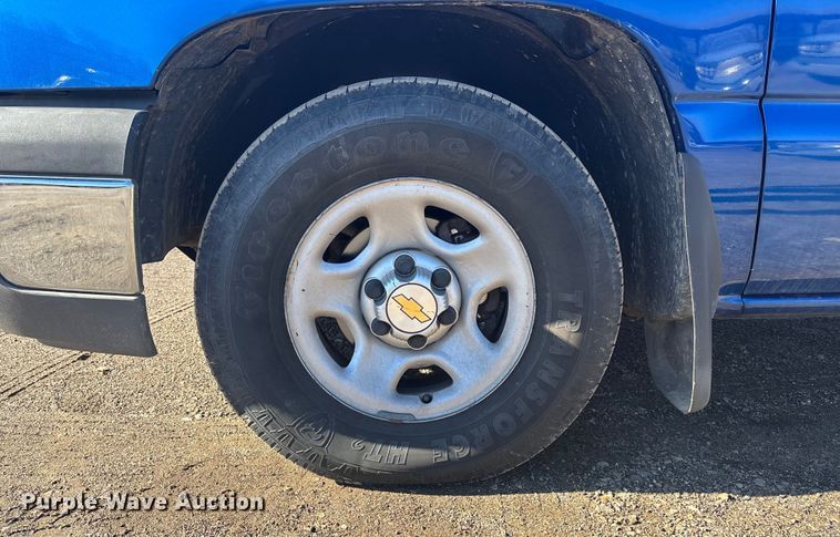 image for item OE9358 2004 Chevrolet Silverado 1500 Ext. Cab pickup truck