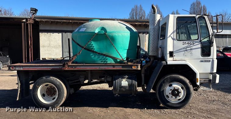 image for item OE9367 1992 Ford CF7000 dump flatbed truck