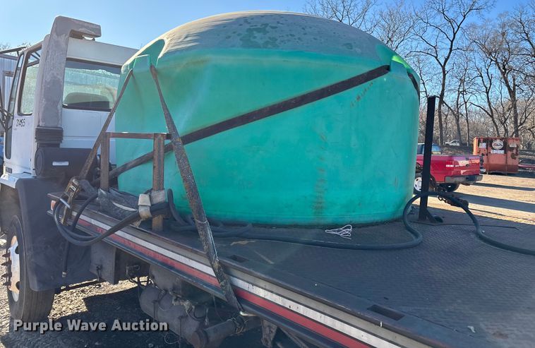 image for item OE9367 1992 Ford CF7000 dump flatbed truck