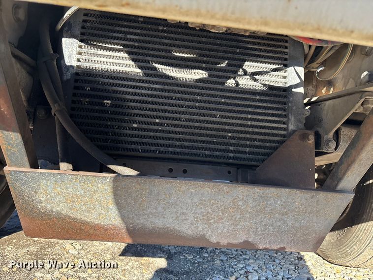 image for item OE9367 1992 Ford CF7000 dump flatbed truck