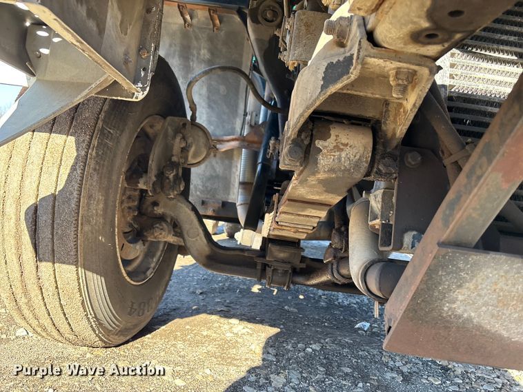 image for item OE9367 1992 Ford CF7000 dump flatbed truck