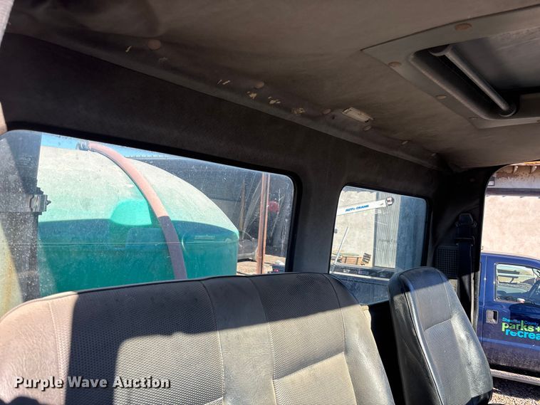 image for item OE9367 1992 Ford CF7000 dump flatbed truck