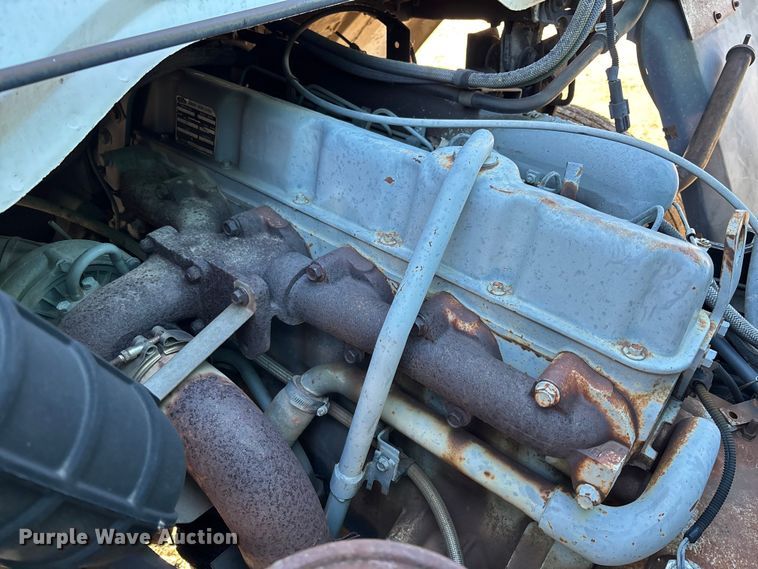 image for item OE9367 1992 Ford CF7000 dump flatbed truck