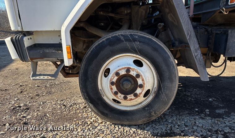 image for item OE9367 1992 Ford CF7000 dump flatbed truck