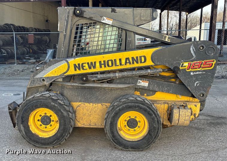 image for item OE9379 2008 New Holland L185 skid steer loader