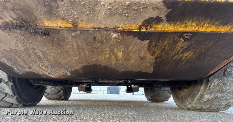 image for item OE9379 2008 New Holland L185 skid steer loader