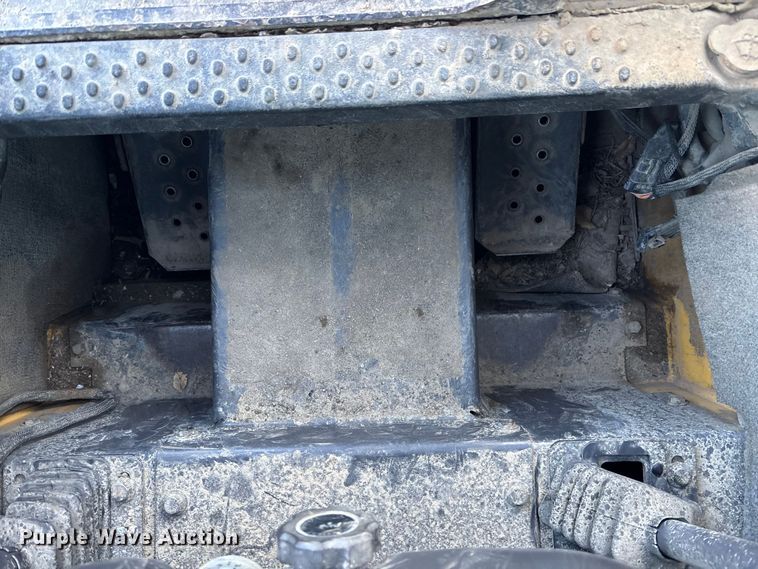 image for item OE9379 2008 New Holland L185 skid steer loader