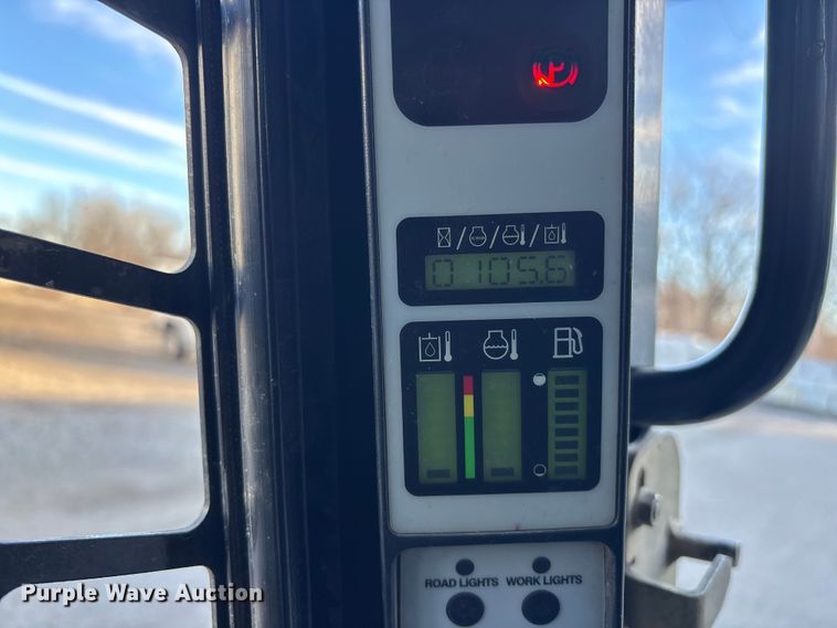 image for item OE9379 2008 New Holland L185 skid steer loader