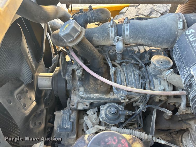 image for item OE9379 2008 New Holland L185 skid steer loader