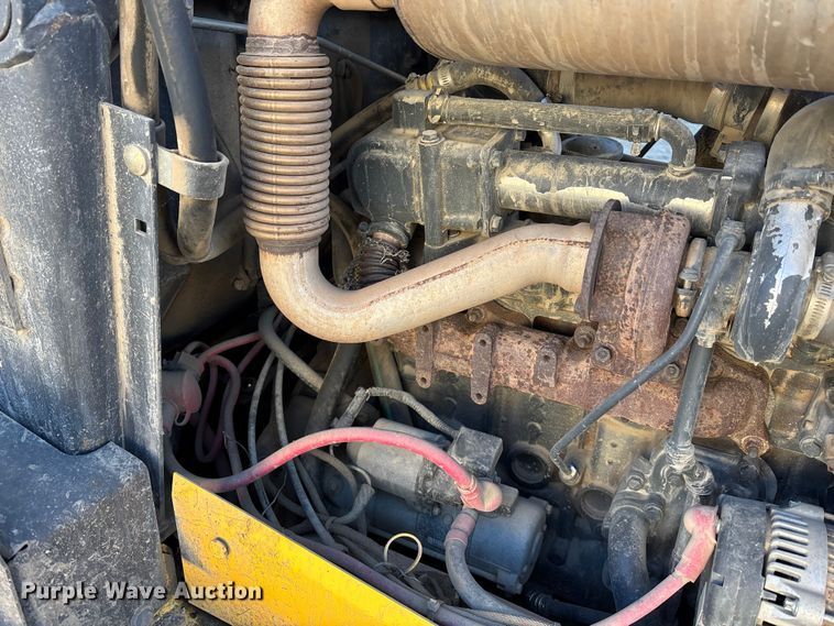 image for item OE9379 2008 New Holland L185 skid steer loader