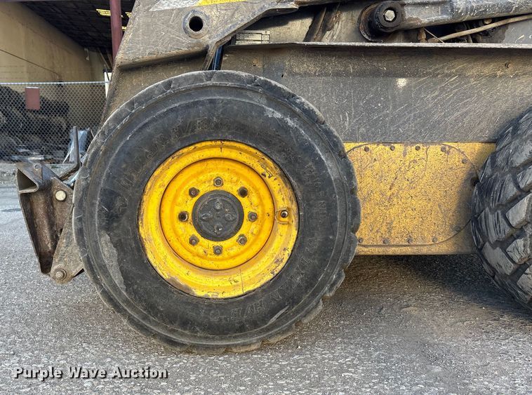 image for item OE9379 2008 New Holland L185 skid steer loader