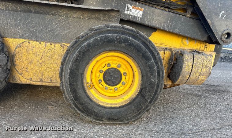 image for item OE9379 2008 New Holland L185 skid steer loader