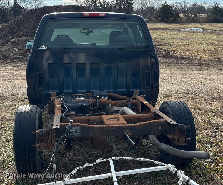 image for item OE9382 2005 Chevrolet Silverado 1500 Ext. Cab truck cab and chassis