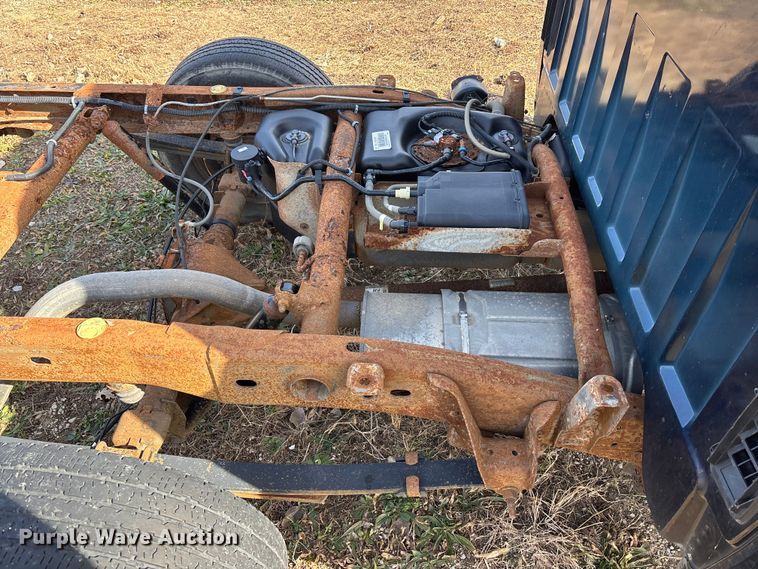 image for item OE9382 2005 Chevrolet Silverado 1500 Ext. Cab truck cab and chassis