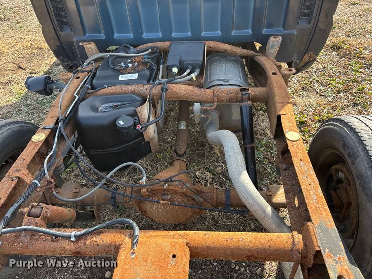 image for item OE9382 2005 Chevrolet Silverado 1500 Ext. Cab truck cab and chassis