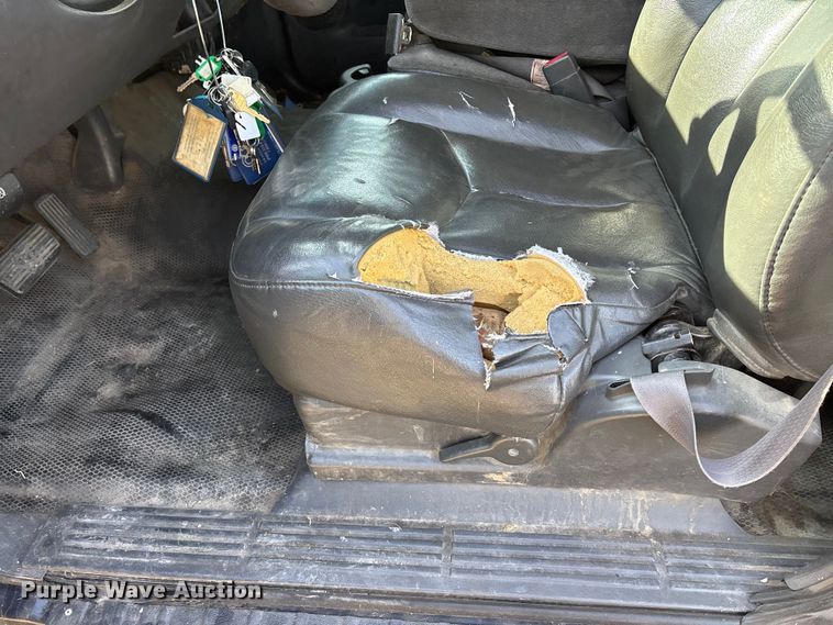 image for item OE9382 2005 Chevrolet Silverado 1500 Ext. Cab truck cab and chassis