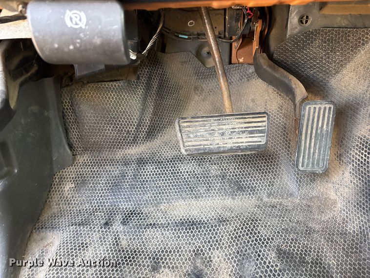 image for item OE9382 2005 Chevrolet Silverado 1500 Ext. Cab truck cab and chassis