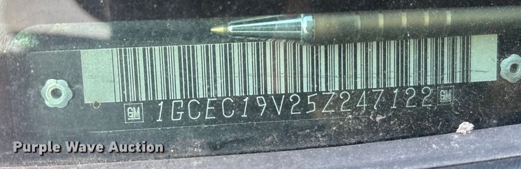 image for item OE9382 2005 Chevrolet Silverado 1500 Ext. Cab truck cab and chassis