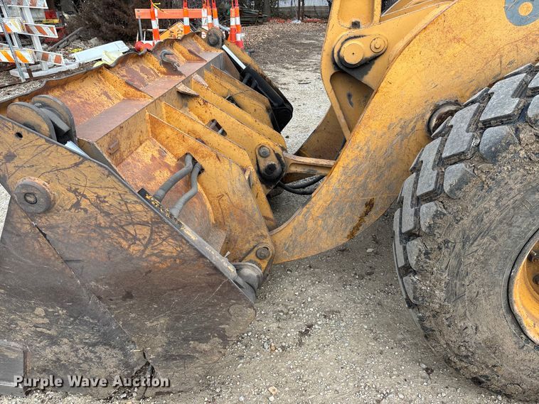 image for item OE9385 1996 Case 621B wheel loader