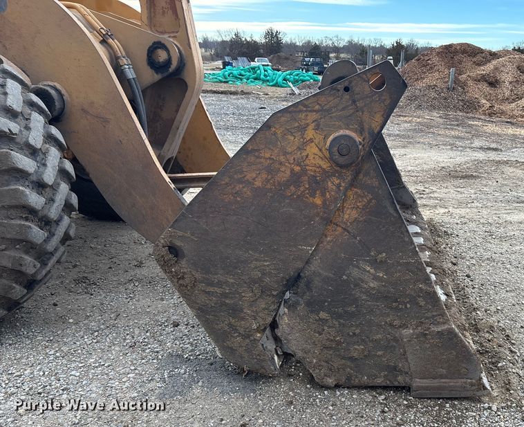 image for item OE9385 1996 Case 621B wheel loader