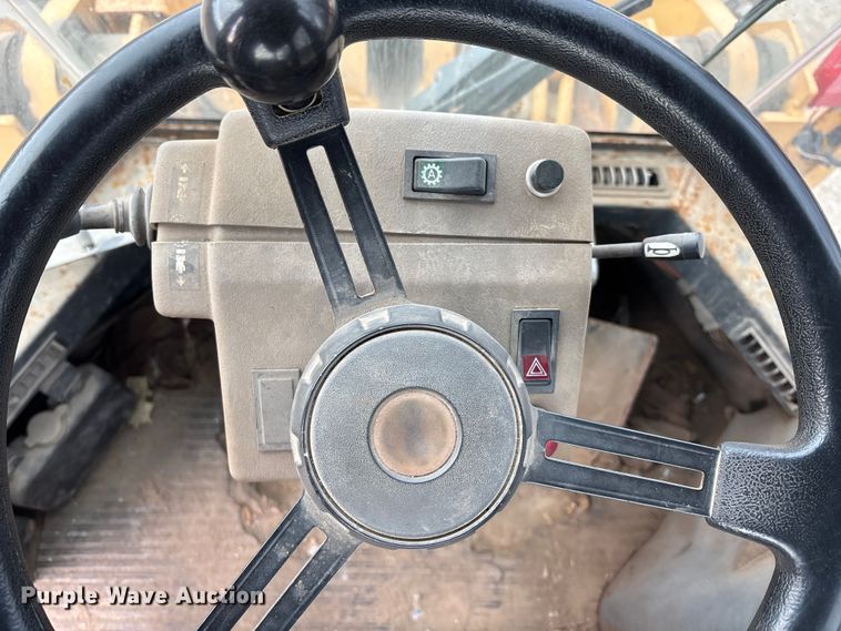 image for item OE9385 1996 Case 621B wheel loader