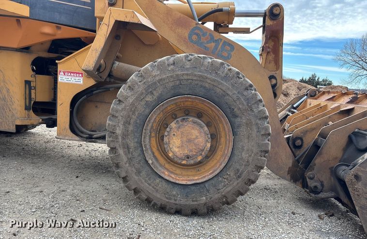 image for item OE9385 1996 Case 621B wheel loader
